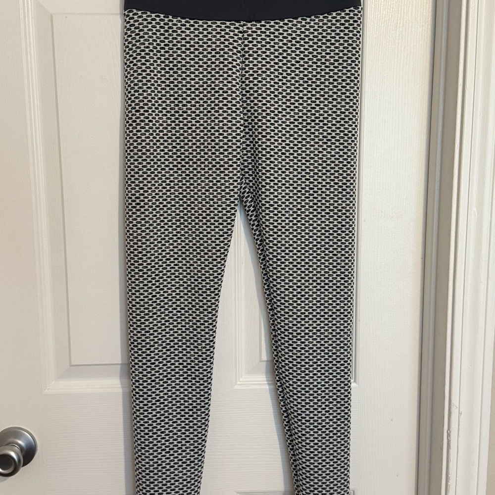 TikTok Leggings - Picture 2 of 3